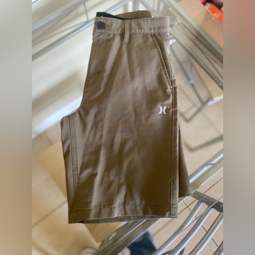 Hurley size 28